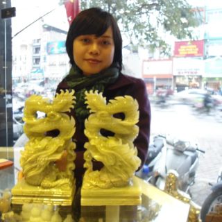 Chị Thiện - khách hàng mua rồng cẩm thạch N074