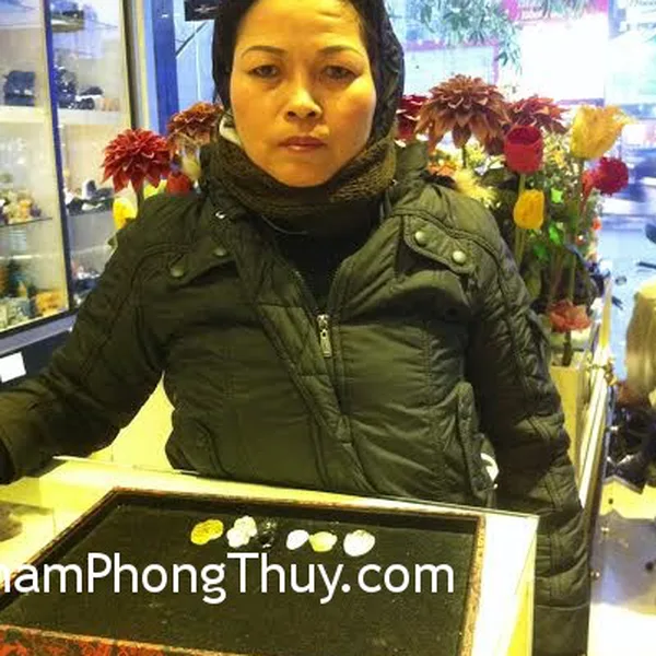Cô Lợi - khách hàng mua tỳ hưu thạch anh vàng,phật di lặc , hồ lô
