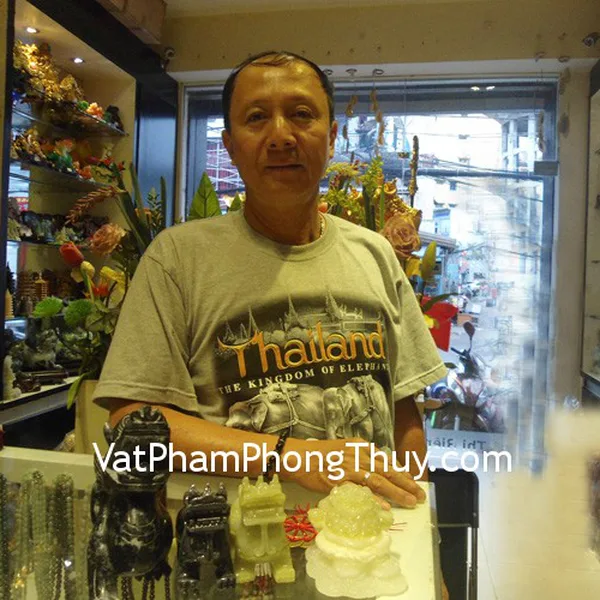 Anh Nghiệp - khách hàng mua tỳ hưu Bắc Kinh xanh BKX-S, tỳ hưu Bắc Kinh đen BKD-S, cóc Tây Tạng CTT-S và mai hoa CC1129