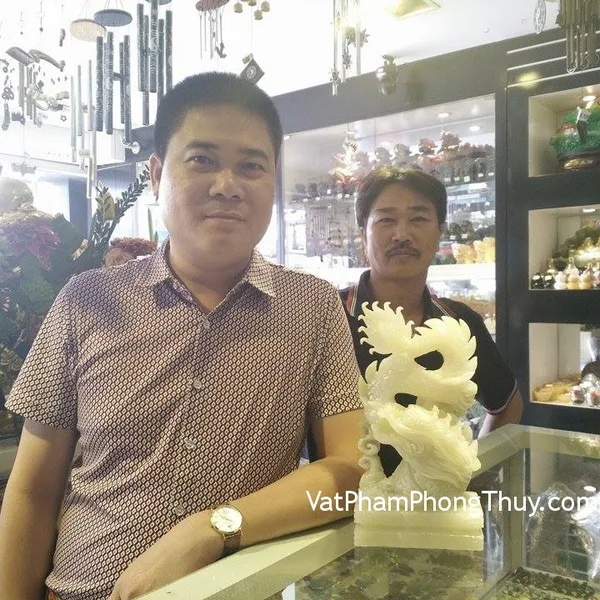 Anh Tùng - khách hàng mua rồng đá Cẩm Thạch N074