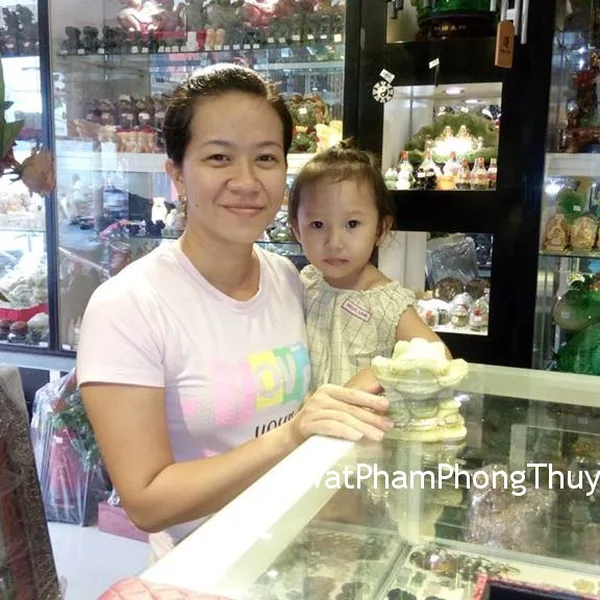 Chị Dung - khách hàng mua thiềm thừ Cẩm Thạch CTT-M