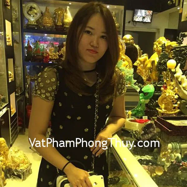 Chị Trang - khách hàng mua bông thạch anh tím H089-2020