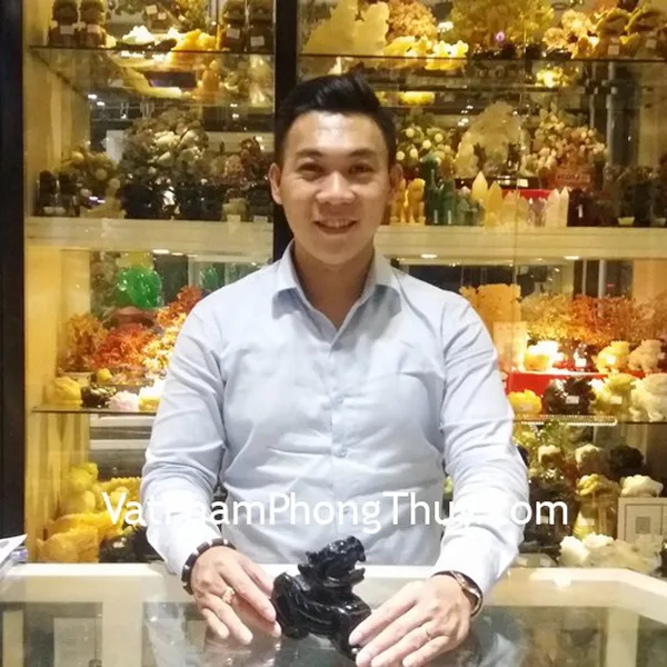 Anh Mỹ - khách hàng mua Tỳ hưu thạch anh đen GM008