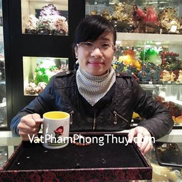 Chị Hồng - khách hàng mua chuỗi thạch anh tóc đồng S6662-2082