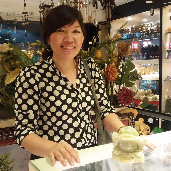 Chị Bông - khách hàng mua Thiềm thừ Cẩm Thạch Tây Tạng trung CTT-M
