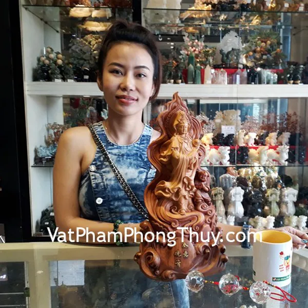Chị Ngọc - khách hàng mua Tượng Quan Âm A131, Quả cầu pha lê S1127