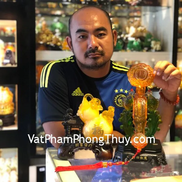 Anh Vũ - khách hàng mua bình tài lộc xanh LN206, hồ lô cam vàng LN200 và gậy như ý lưu ly G127A