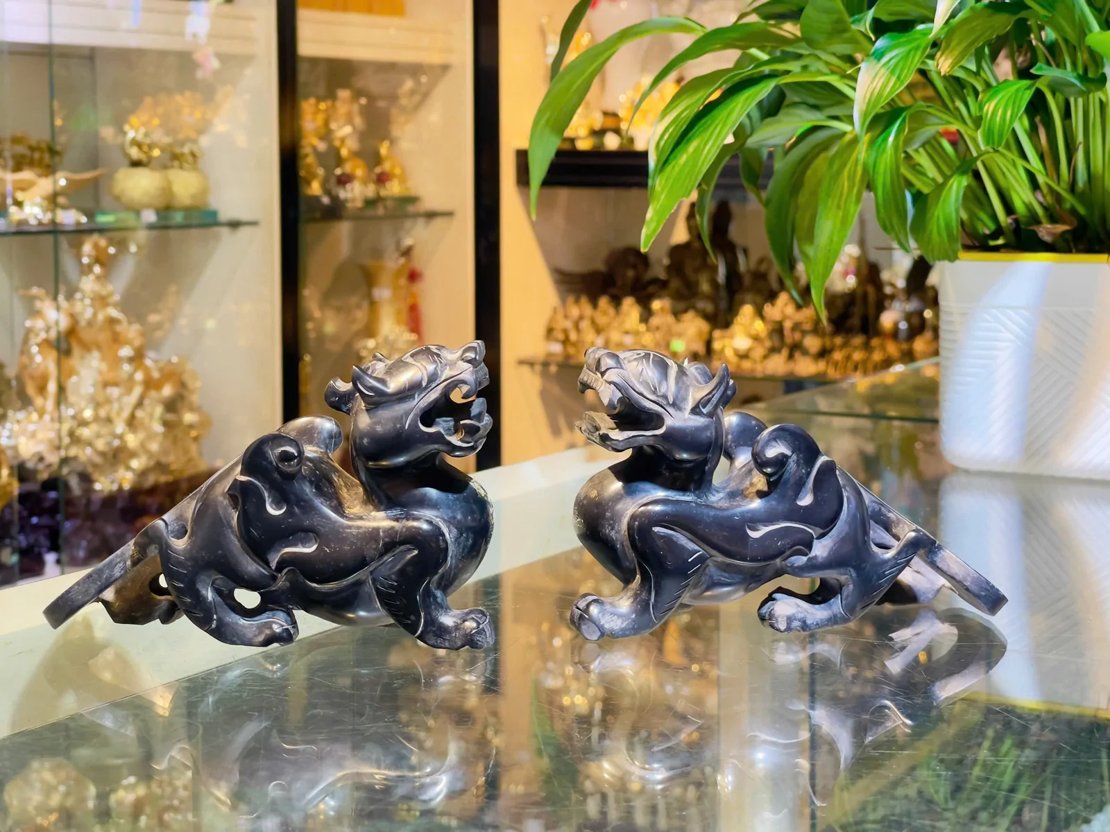 Tỳ hưu tiêu ngọc đen sừng HM014