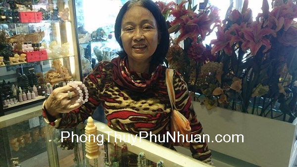 Cô Xoa - khách mua chuỗi tỳ hưu thạch anh hồng S5021, tháp văn xương hoàng long M138 và nhẫn ngọc Myanmar S962