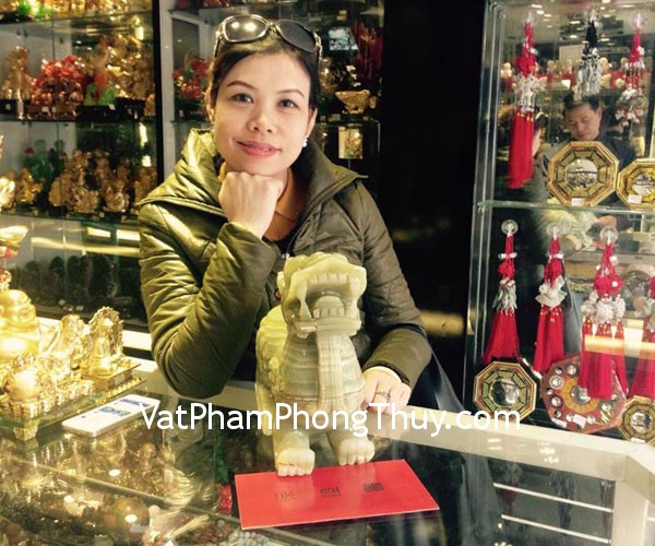 Chị Kim Oanh- khách hàng mua tỳ hưu Bắc Kinh xanh khủng