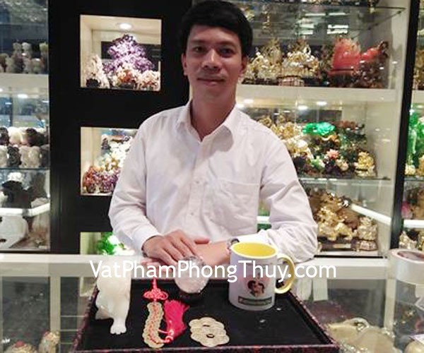 Anh Trinh - khách hàng mua tỳ hưu Bạch ngọc và tiền xu