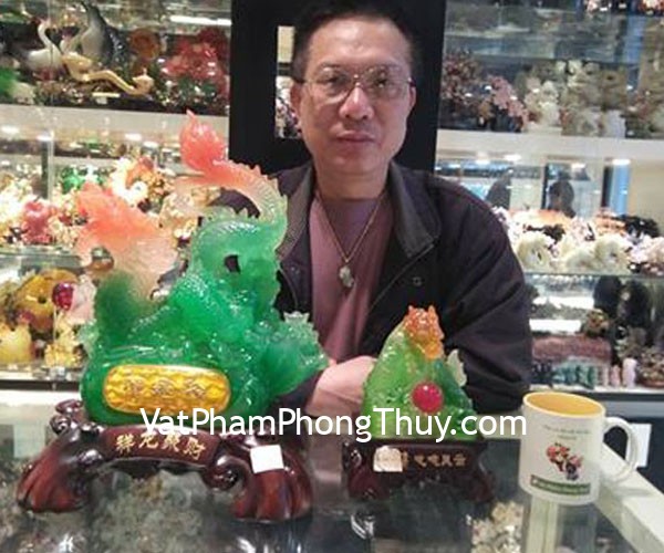 Chú Kỳ -  khách hàng mua tượng rồng xanh ôm ngọc K159M và rồng xanh phun ngọc G090A