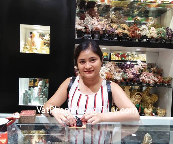 Chị Thanh Trúc - khách hàng mua cóc hoàng long, mặt nhẫn tỳ hưu mắt mèo, vòng tay mắ mèo và mặt phật bản mệnh tuổi Dậu
