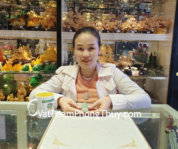 Chị Đào - khách hàng mua Phật bản mệnh Phật Hư Không Tạng Bồ Tát Ngọc Phỉ Thúy S6864-2