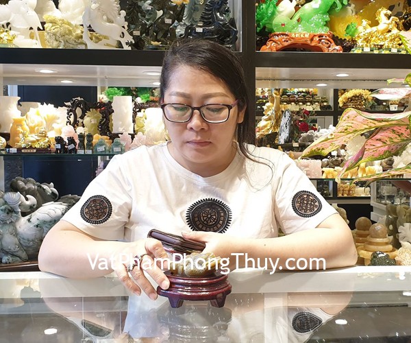 Chị Mai Ngọc - khách hàng mua cây tài lộc KC104, chuông gió đá và thiềm thừ ngọc tủy TT-NT
